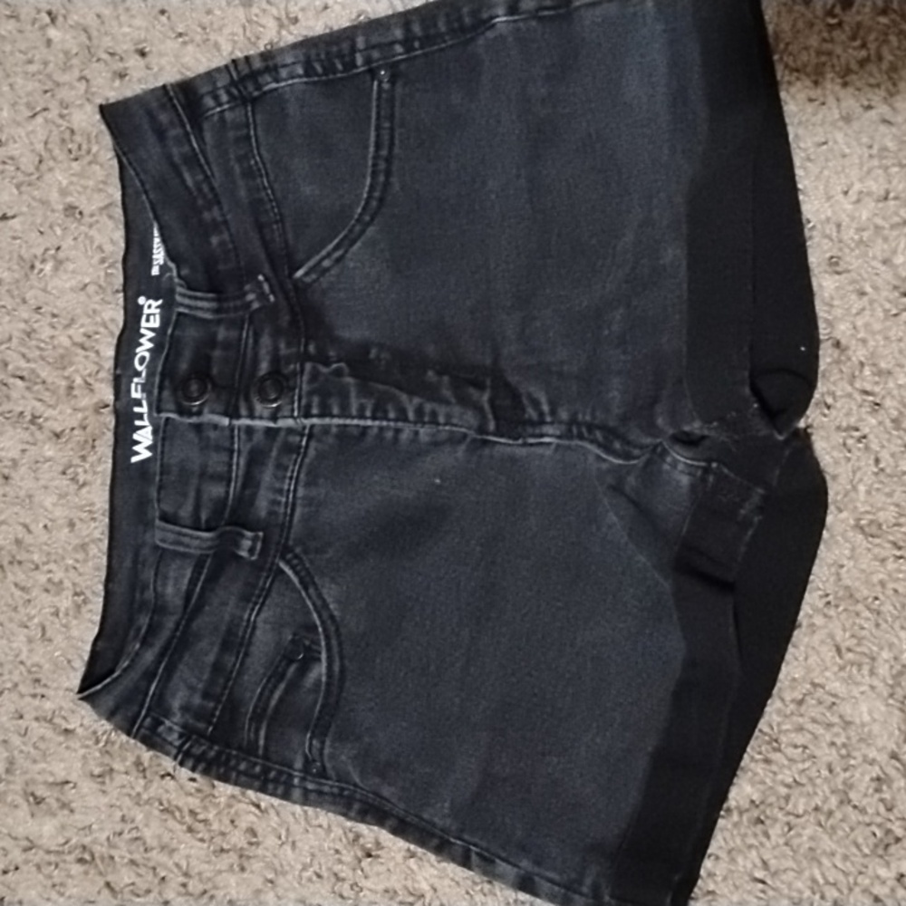 Junior's High Rise Black Denim Shorts Size 5 Wallflower